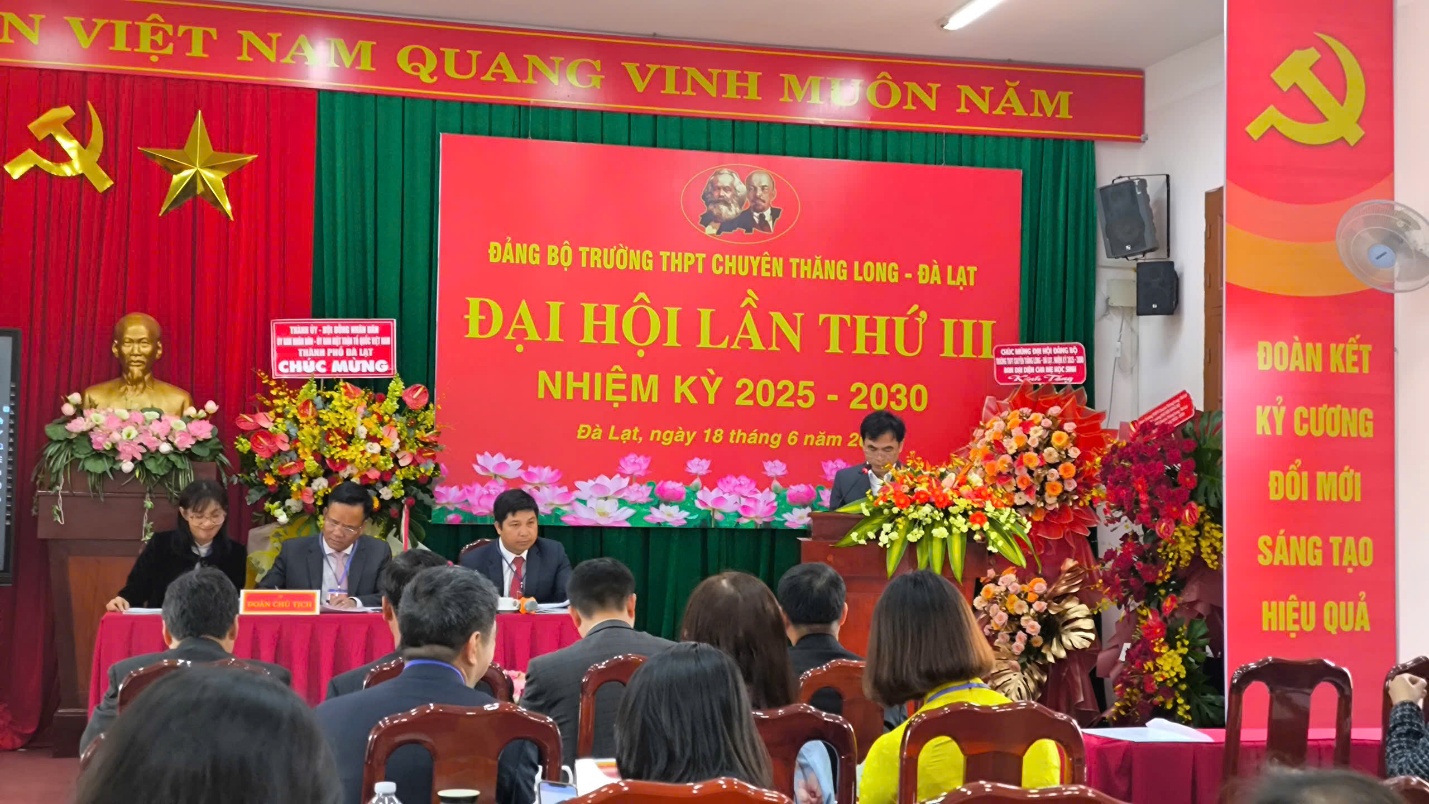 C:\Users\ADMIN\Desktop\HÌNH ĐẠI HỘI\z6717170748173_70b662a0abf9b2a1d2dbb44af39870cc.jpg
