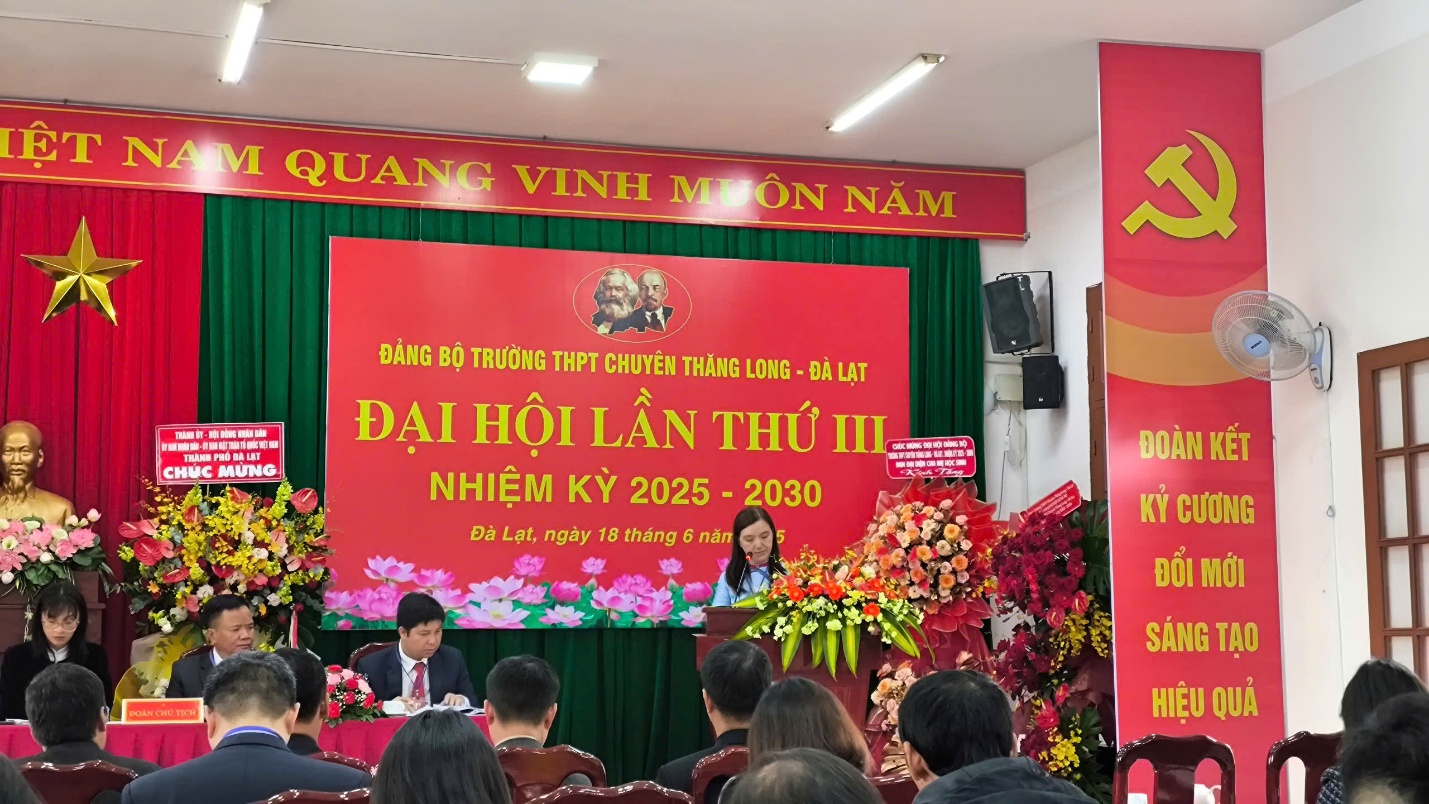 C:\Users\ADMIN\Desktop\HÌNH ĐẠI HỘI\z6717170809480_17fa10a435825a5e106d5b8f2b264647.jpg