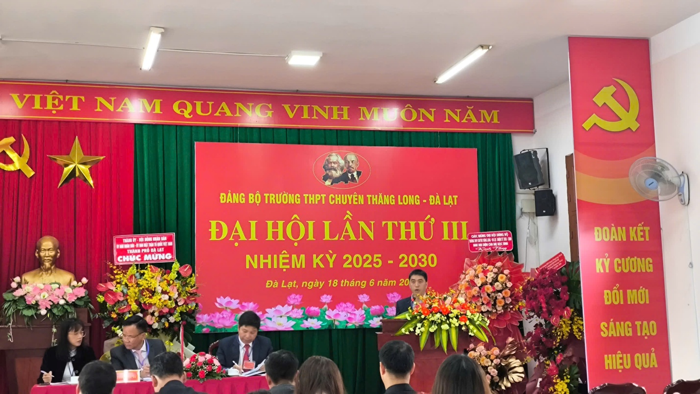 C:\Users\ADMIN\Desktop\HÌNH ĐẠI HỘI\z6717170864088_67f7d40786a4982b1ffb7c1cfab91191.jpg