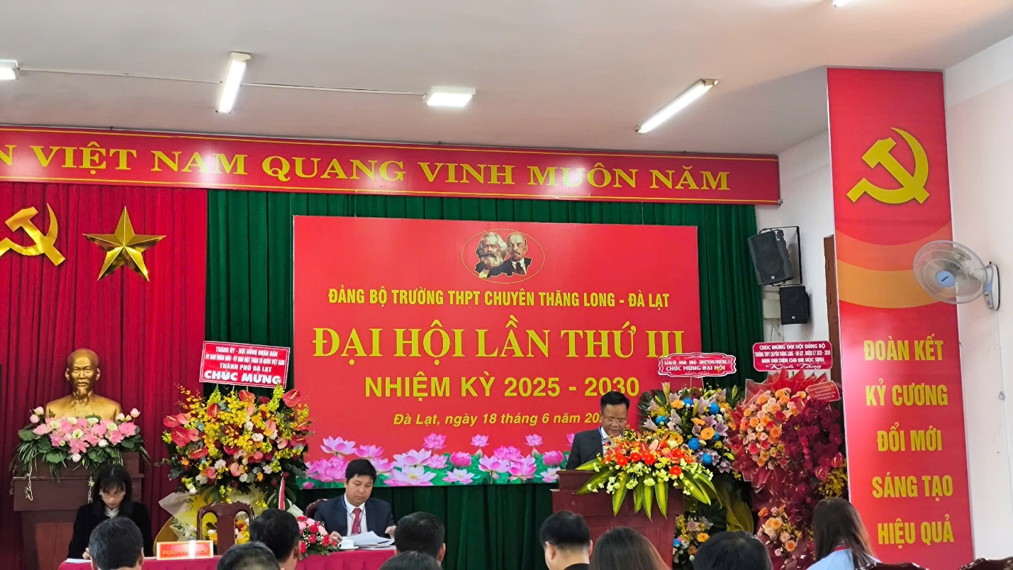C:\Users\ADMIN\Desktop\HÌNH ĐẠI HỘI\z6717170925320_02f9f586540b57f1ed95095892e12301.jpg