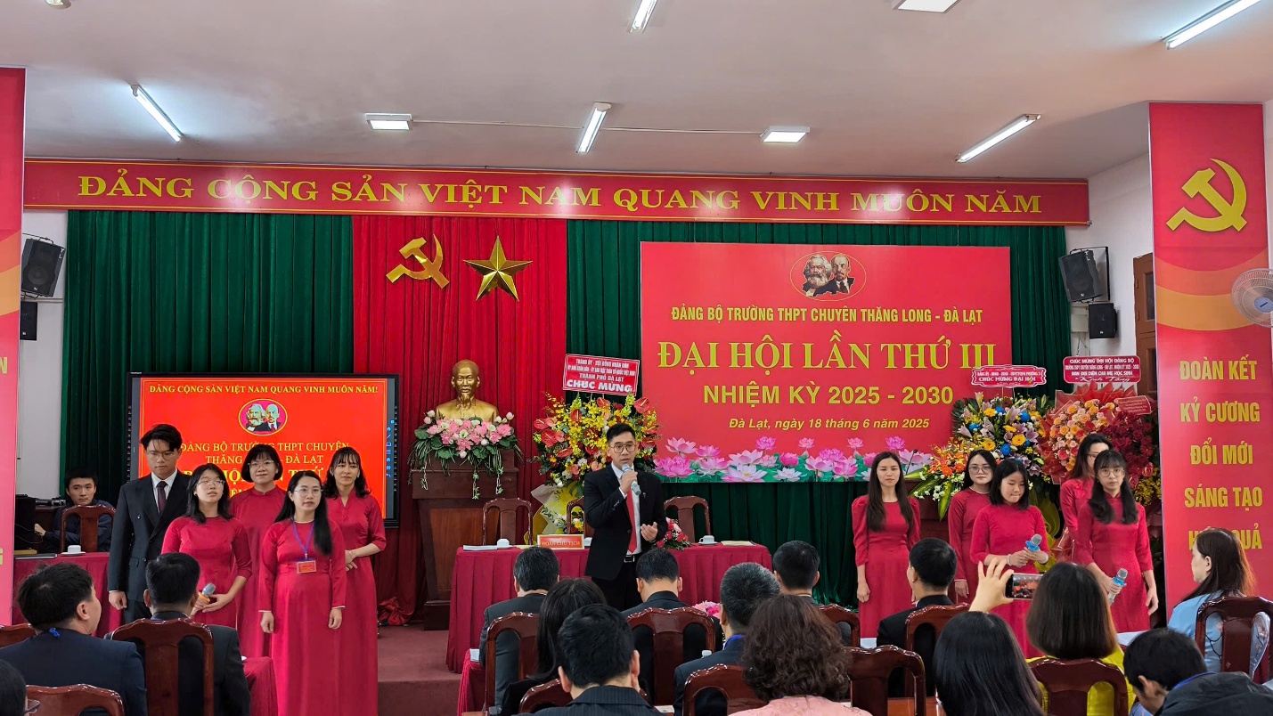 C:\Users\ADMIN\Desktop\HÌNH ĐẠI HỘI\z6717171211729_006f4823374a8e992db91539f21a1cab.jpg
